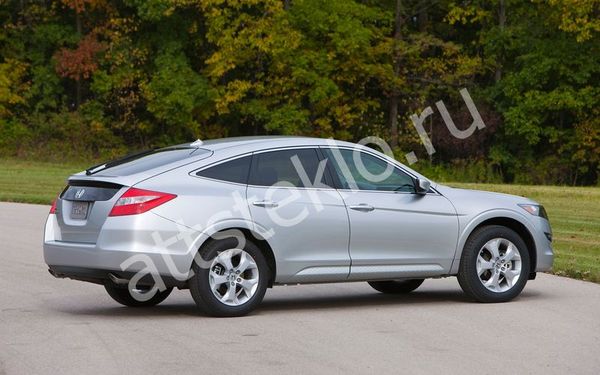 Автостекла Honda Crosstour c установкой в Москве